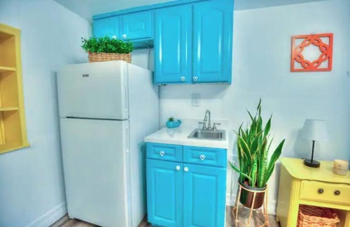 South Middle River Cottage | Casa Colorida: Private Pool& 10 min to Fort Lauderdale Beach and Las Olas