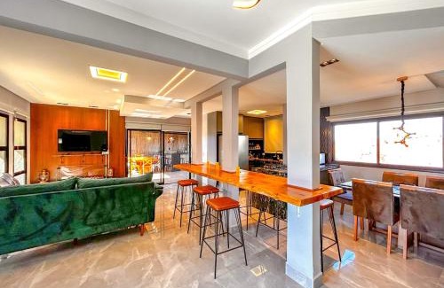 Recanto Araucaria Maison | Casa com 4 Suites, Jacuzzi e Lareira Externa
