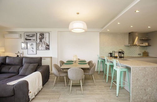Montjuic Maison | Casa con Bonitas Vistas en Montjuic, Girona