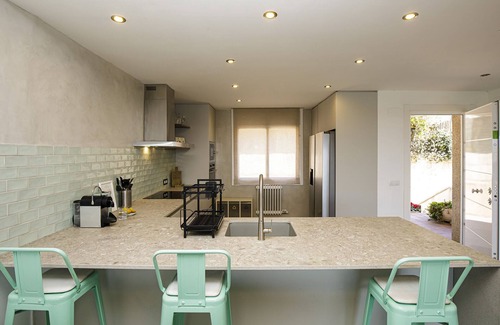 Montjuic Maison | Casa con Bonitas Vistas en Montjuic, Girona