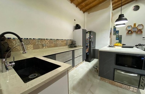 Villa Nueva Maison | Casa con Jacuzzi Cerca a Estación Metro Hospital