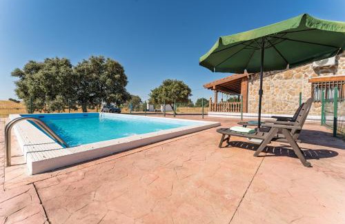 Valverde de Merida Chalet De Ski | Casa con piscina Jailás