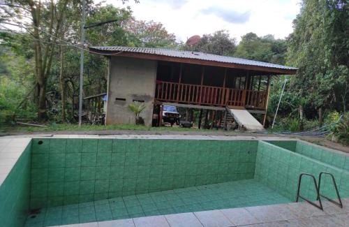 Piedades Norte Chalet De Ski | CASA CON PISCINA Montañas de San Ramón