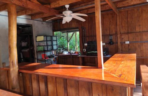 Piedades Norte Chalet De Ski | CASA CON PISCINA Montañas de San Ramón
