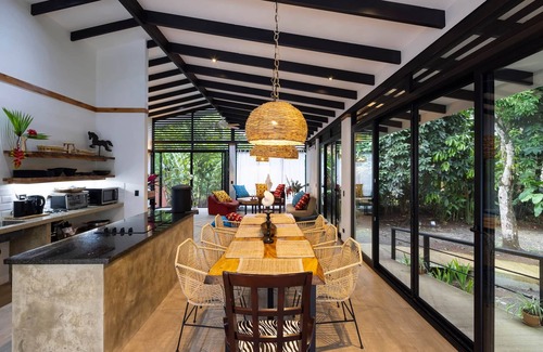 Puerto Viejo de Talamanca Maison | Casa Kali ~ With pool & A/C 4 min walking to the beach
