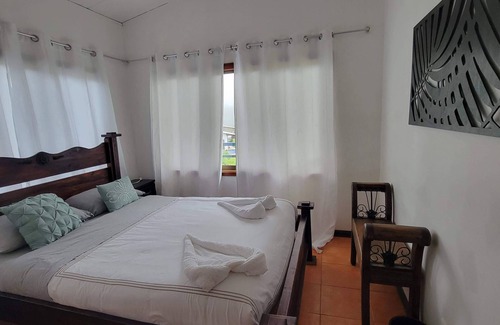 Vara Blanca Autre | Casa Panoramic Volcano and Jungle Views