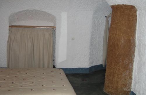 Cortes y Graena Maison | Casa Cueva Lopera
