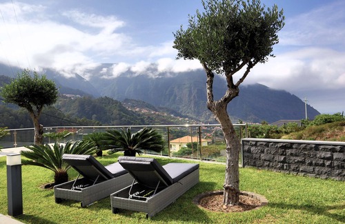 Arco de Sao Jorge Maison | Casa Da Achada Spectacular Home for a Family or a Friends Getaway