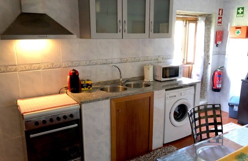 Celorico de Basto Maison | Casa da Quinta da Prelada con terraza + barbacoa y piscina para 4 personas