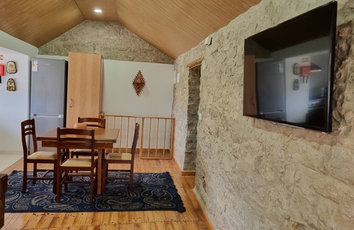 Evora de Alcobaca Cottage | Casa da Ti Alzira - a refuge at the foot of the mountain with a touch of tradition