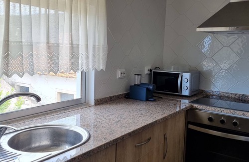 Evora de Alcobaca Cottage | Casa da Ti Alzira - a refuge at the foot of the mountain with a touch of tradition