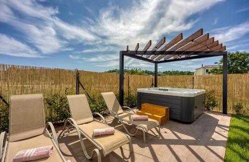 Vizinada Maison | Casa Darel with Whirlpool