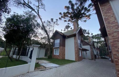 Vila Suzana Maison | Casa das Araucárias
