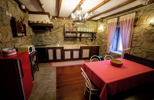 Guilhofrei Cottage | CASA das Leiras. Where silence speaks and calm inspires!