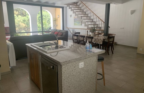 Alajar Villa | Villa-Design-Douche-Vue sur Montagne