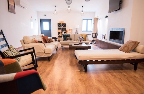 Arraiolos Appartement | Casa de Baco - Modern haven in Igrejinha