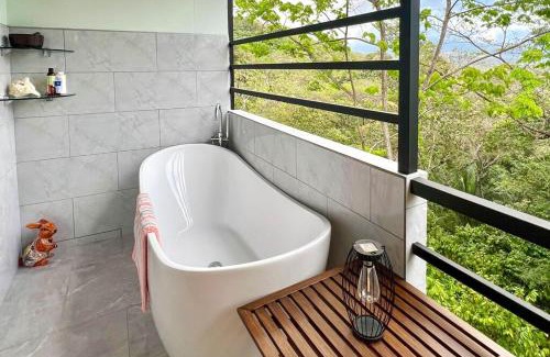 Parrita Maison | Casa de Cacao, A Treetop Cottage in Cacao Forest!