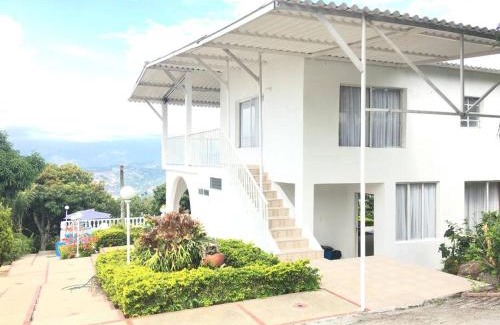 El Colegio Maison | Casa de campo mesitas del colegio