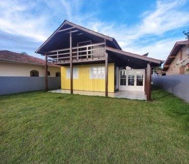Ibiraquera Maison | Casa de frente para Lagoa de Ibiraquera com piscina e banheira