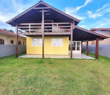 Ibiraquera Maison | Casa de frente para Lagoa de Ibiraquera com piscina e banheira