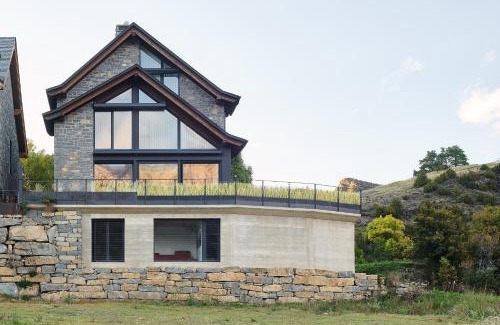 Sandinies Maison | Casa de la paz en el Valle de Tena