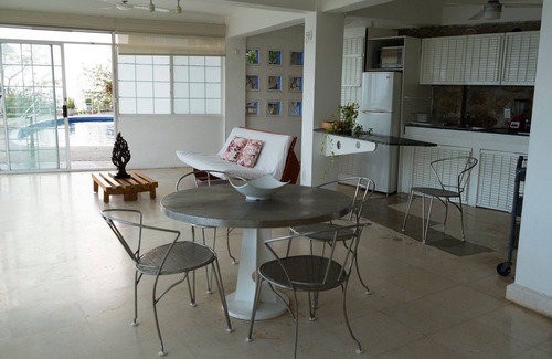 Las Playas Hôtel | Casa de la Tierra in Acapulco con A/C