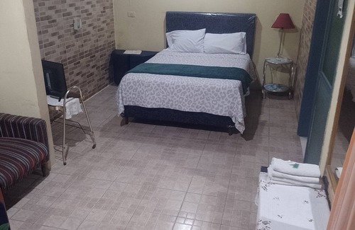 Encarnacion Lit Et Petit-Déjeuner | Casa de la Y, b&b, your place in Encarnación, close to everything.