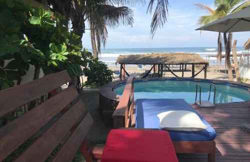 Boulevard Barra Vieja Hôtel | Casa de las Olas Surf & Beach Club