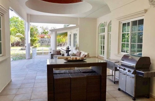 Alfredo V. Bonfil Maison | Casa De Osho Amazing Big Private Luxury Villa-1