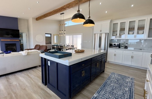 Lengueta Arenosa Maison | Casa de Paz, house of peace, is a long and thin beauty with views clear through.