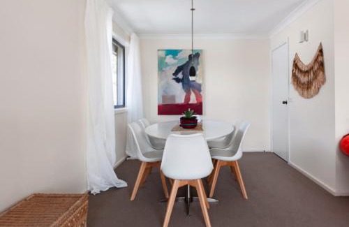 Newport Appartement | Casa de Pina 700m walk to the beach