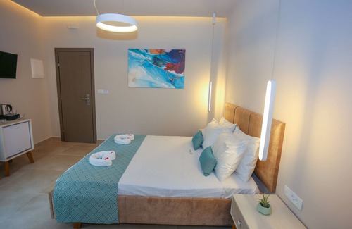 Old Town Hôtel | Casa de Potie - Casa 4: Triple Room With Terrace in the Heart of Chania Old Town