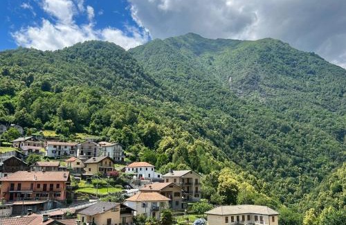 Montescheno Maison | CASA DEL CIOS calda e intima casetta immersa nel verde delle montagne