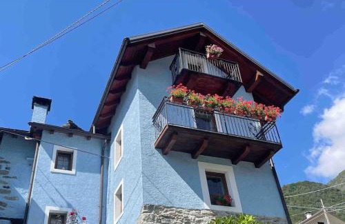 Montescheno Maison | CASA DEL CIOS calda e intima casetta immersa nel verde delle montagne