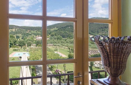 Badia Cantignano Appartement | Charmante Villa à seulement 7 km de Lucques avec piscine, barbecue, salle de gym, climatisation, WIFI