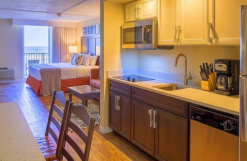 Volusia County Station Balnéaire | Casa Del Mar Beach Resort, Just steps from the ocean