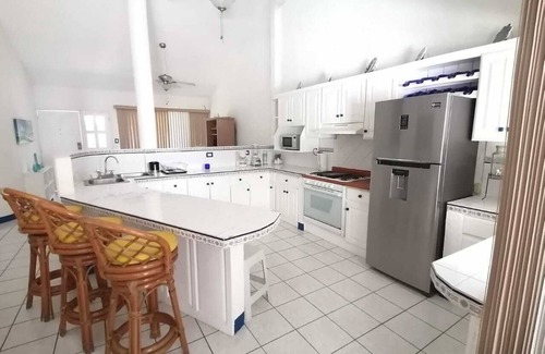 Puerto San Jose Maison | Casa del Sol, amazing gated ocean front House