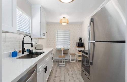 Garfield Appartement | Dwntwn PHX 1 King Bed, yard oasis 8 mins 2 airport