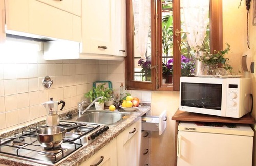 Santo Spirito Appartement | Casa del Vescovo Authentic 1600's apt with Stunning Garden and Rooftop