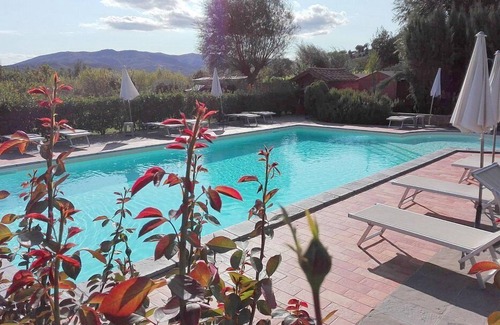 Fighille Maison | Casa delle Mammole D: A characteristic and welcoming apartment that is part of an ancient country house surrounded by the greenery, with Free WI-FI.