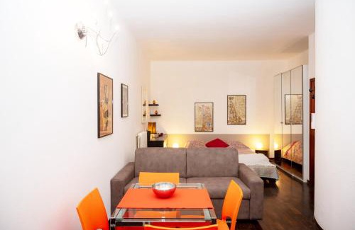 Ferrara Historic Centre Appartement | Casa di Flo - Medieval City Centre with WiFi & AC