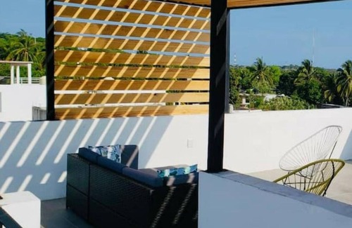 Brisas de Zicatela Maison | Casa Diego / Minimalist house and indoor pool