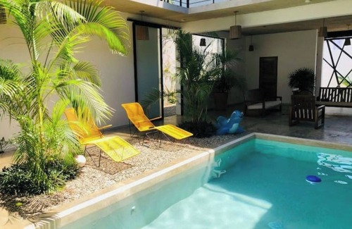 Brisas de Zicatela Maison | Casa Diego / Minimalist house and indoor pool