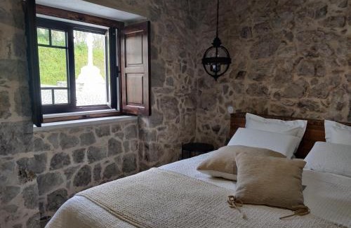 Nossa Senhora das Misericordias Maison | Casa do Cruzeiro