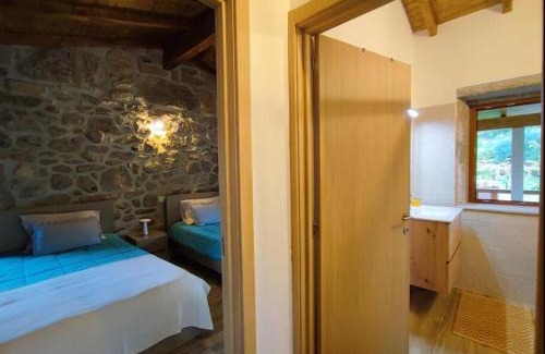Moncao Maison | Casa doNegrinho com Piscina e Bungalow sem Piscina