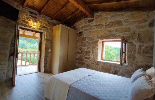 Moncao Maison | Casa doNegrinho com Piscina e Bungalow sem Piscina