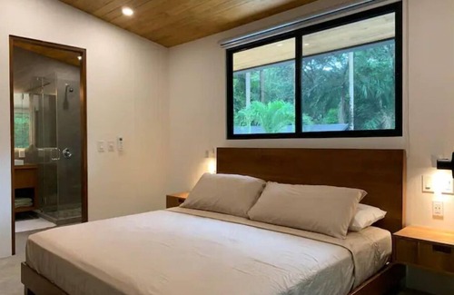 Mal Pais Station Balnéaire | Casa Dorado 3 bedroom Beach house located a the end of the road in Mal Pais