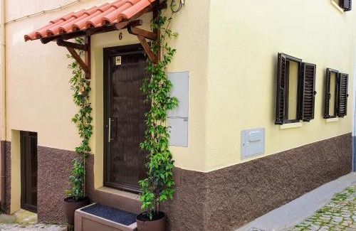 Covilha Maison | Casa dos Jasmins by Lisbon Village Apartments