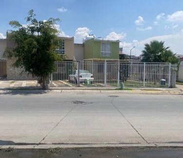 San Pedro Tlaquepaque Appartement | Casa duplex aeropuerto/arena VFG