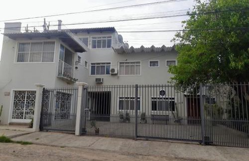 Vargas Maison | Casa e Ateliê de pintura Neiva Mario